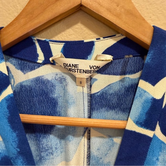 Diane Von Furstenberg DVF Blue White Floral Abstract Button Front Mini Dress S - Picture 13 of 13